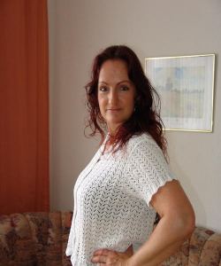 <p class='ppt-number'>221 779 + PIN 043</p><p class='ppt-pricing-de'>1,99 Euro/Min.</p>