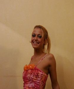 <p class='ppt-number'>221 779 + PIN 999</p><p class='ppt-pricing-de'>1,99 Euro/Min.</p>