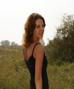 <p class='ppt-number'>221 779 + PIN 048</p><p class='ppt-pricing-de'>1,99 Euro/Min.</p>
