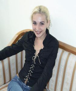 <p class='ppt-number'>221 779 + PIN 041</p><p class='ppt-pricing-de'>1,99 Euro/Min.</p>
