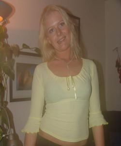 <p class='ppt-number'> 221 779 + PIN 994</p><p class='ppt-pricing-de'>1,99 Euro/Min.</p>