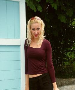 <p class='ppt-number'> 221 779 + PIN 041</p><p class='ppt-pricing-de'>1,99 Euro/Min.</p>